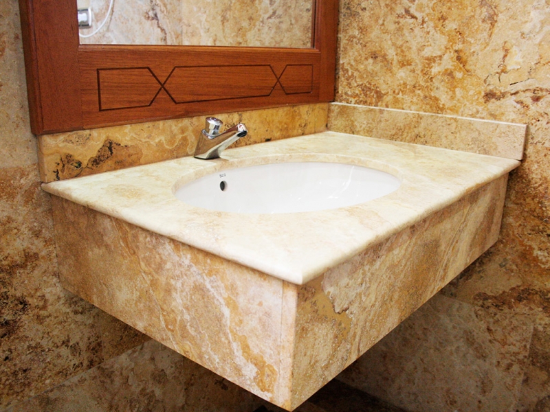 Baños de Travertino - Margar Stone: Travertino Amarillo y mármoles