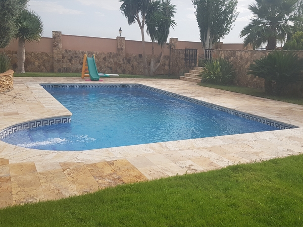 Piscinas Travertino - Margar Stone: Mármol Travertino Amarillo y mármoles